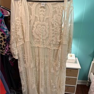 Elegant Cream Lace Kimono